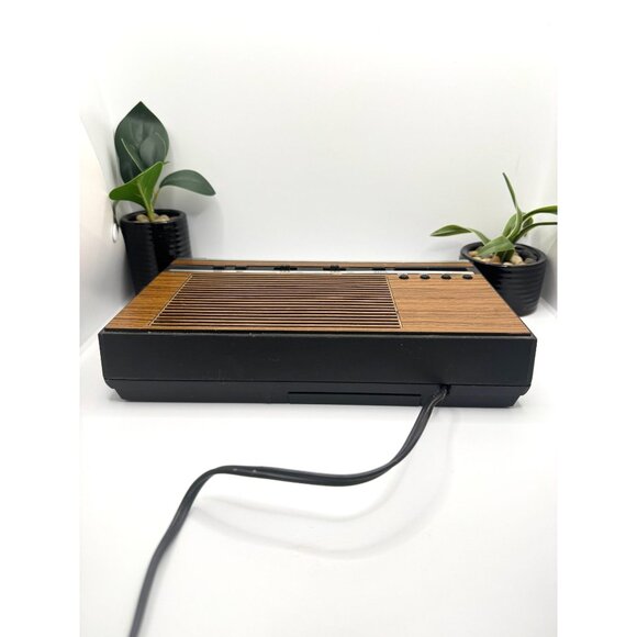 Vintage General Electric AM/FM Woodgrain Alarm Clock Radio 7-4624B - Picture 4 of 14